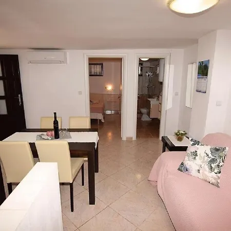 Apartmani Sole Pjescana Uvala Exterior photo