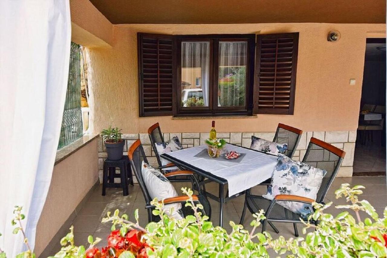 Apartment Sole Pjescana Uvala